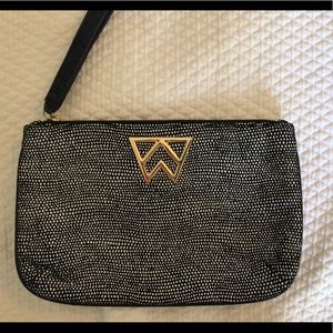 Kelly Wynne Navy & White Wristlet